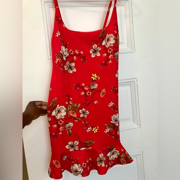 Vivid Red Square Neck Floral Ruffle Dress with Accent Yellow Flowers size XL - Picture 6 of 9